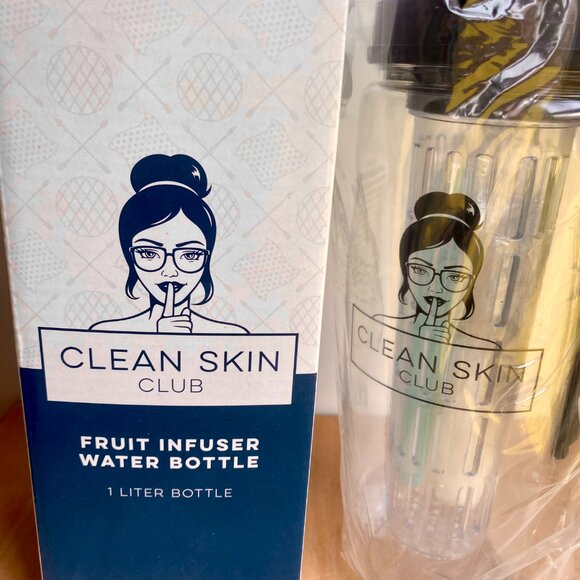 Clean Skin Club: Fruit Infuser Watter Bottle, 1 L, New in Original Packaging. - Picture 2 of 7